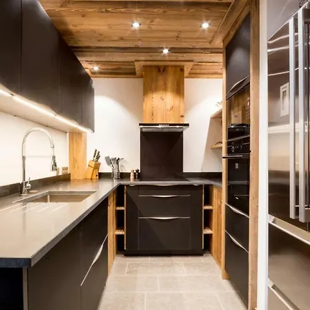 La Canadienne 4-bedroom Apartment *
